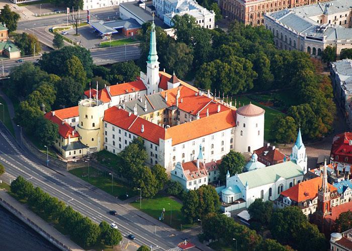 Паромы из Риги в Стокгольм и Таллин