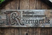 Перед концертом Rammstein в Риге мы зайдем в средневековый ресторан