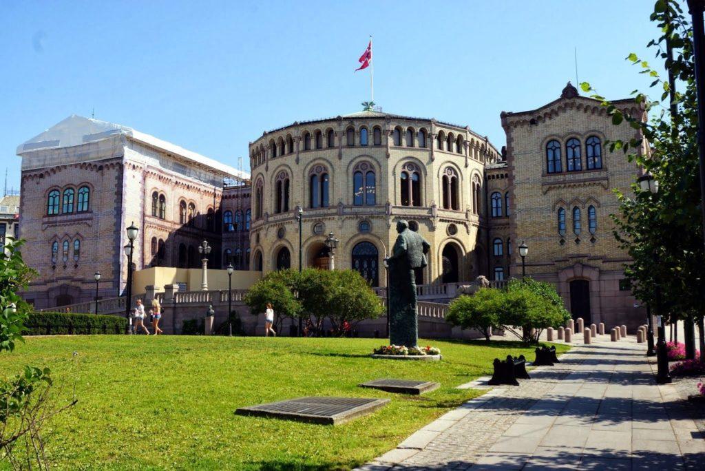 Здание Парламента в Осло