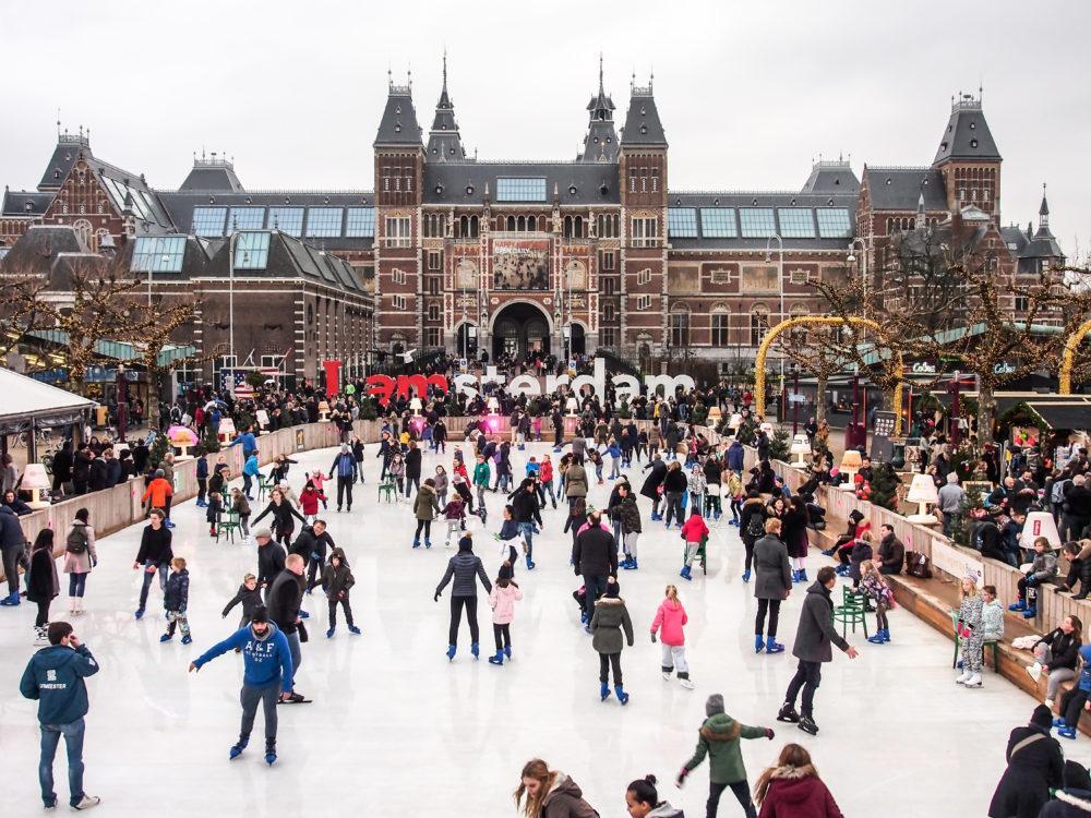 зимний каток в Амстердаме